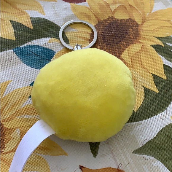 Cute heart eye emoji keychain - Picture 2 of 2